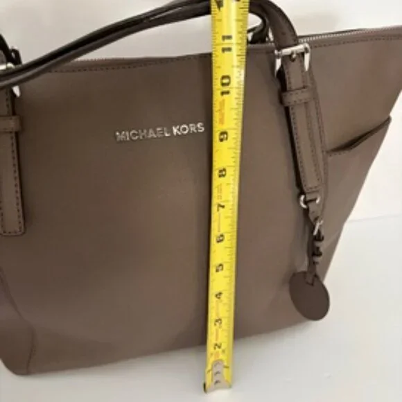 Michael Kors Women's Jet Set Travel Large Saffiano Leather Tote Bag in Taupe